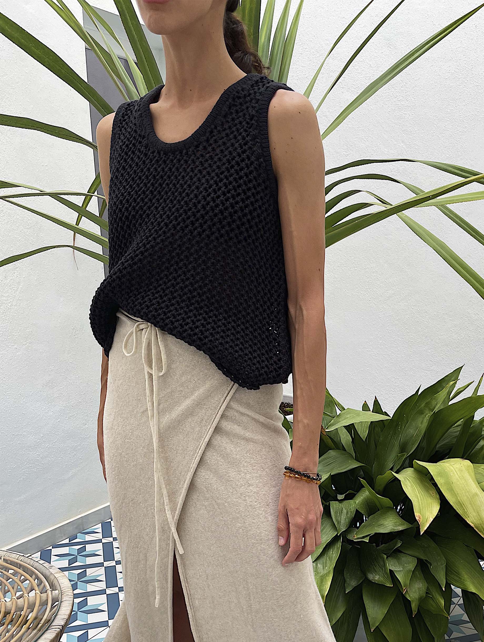MONA Open knit top Black